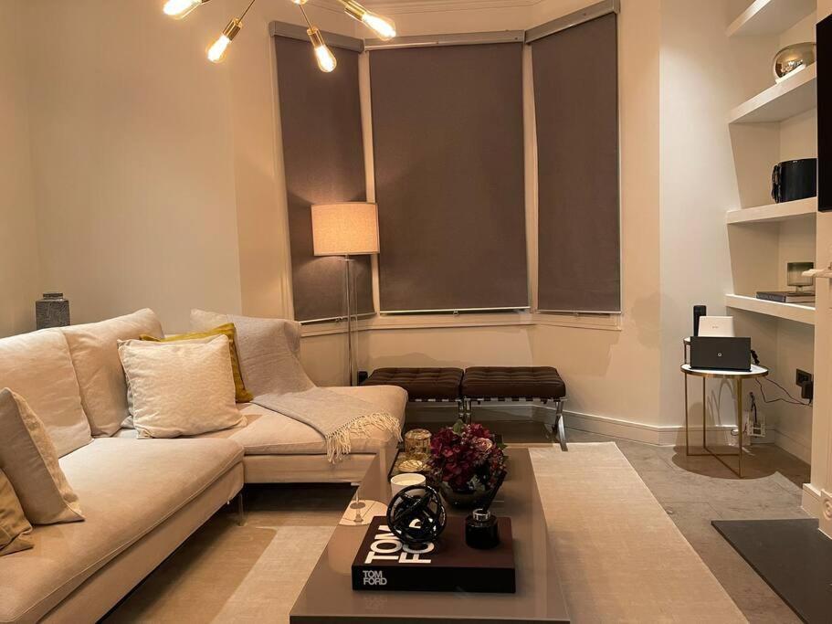 Quintessential Town House Close To Central London Exterior photo