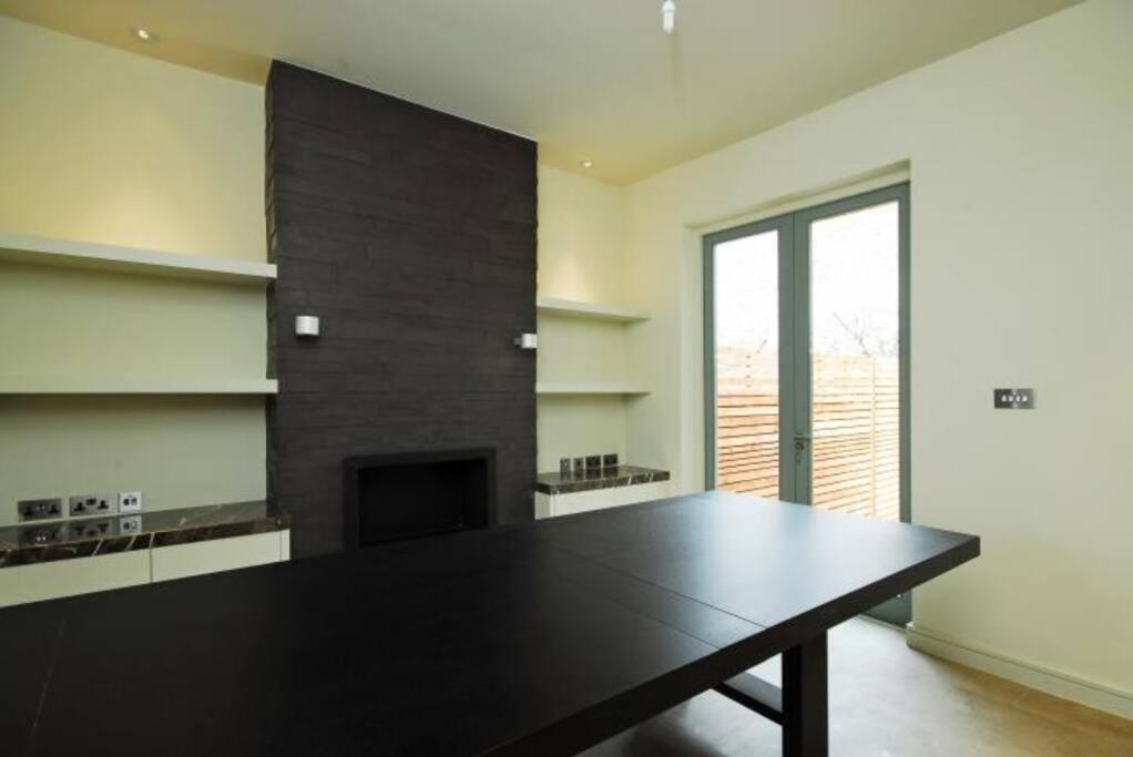 Quintessential Town House Close To Central London Exterior photo